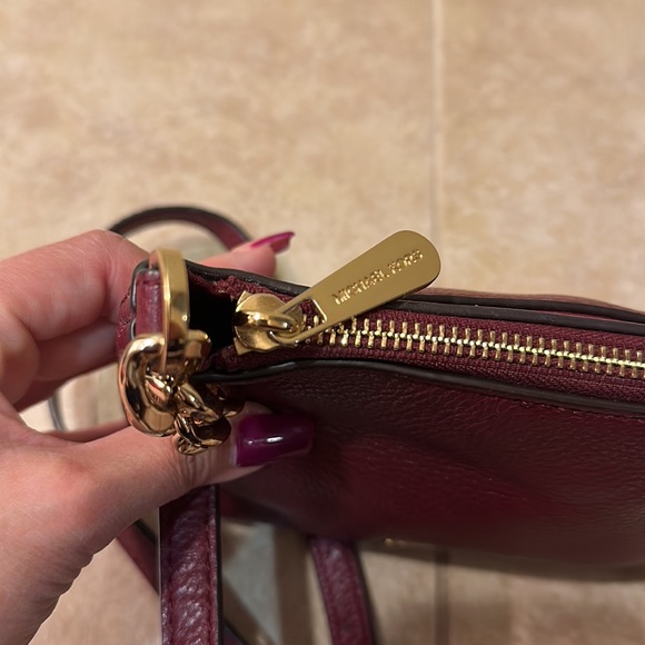 Michael Kors Crossbody - Picture 5 of 6